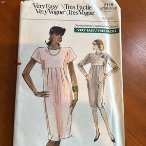 Vintage Very Easy Very Vogue 7115 Womens Sewing Pattern Dress 8 10 12 uncut
